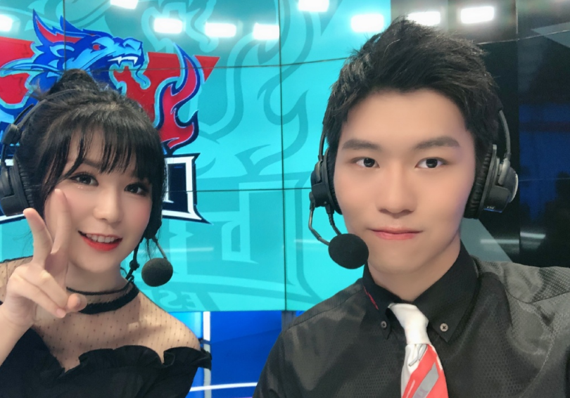 体育娱乐-买了件很帅气的衬衣歌词