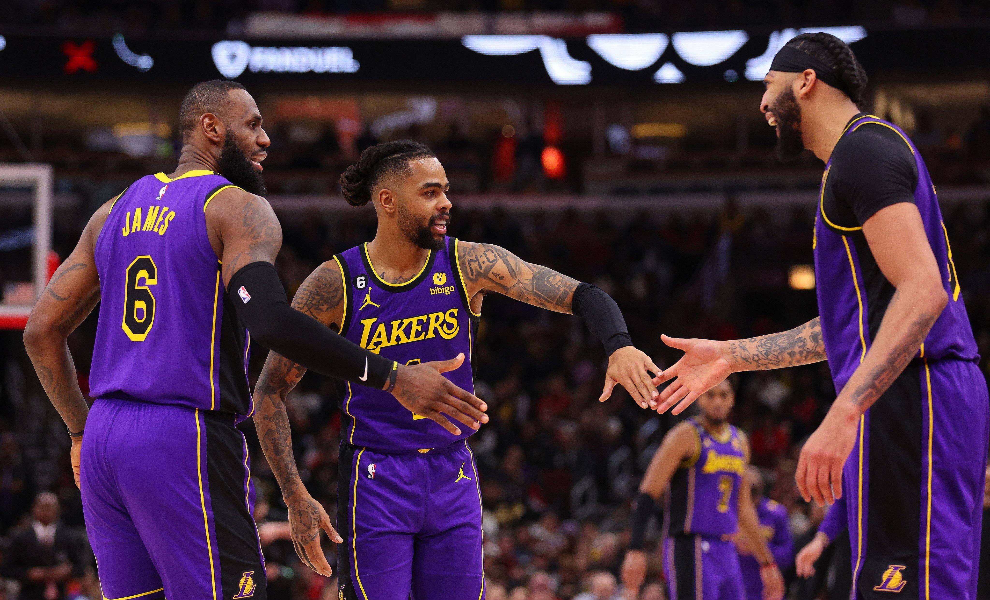 包含集结日洛杉矶湖人备战NBA季后赛，迎来里程碑细节流出，底气十足，赛程密集仍需轮换的词条