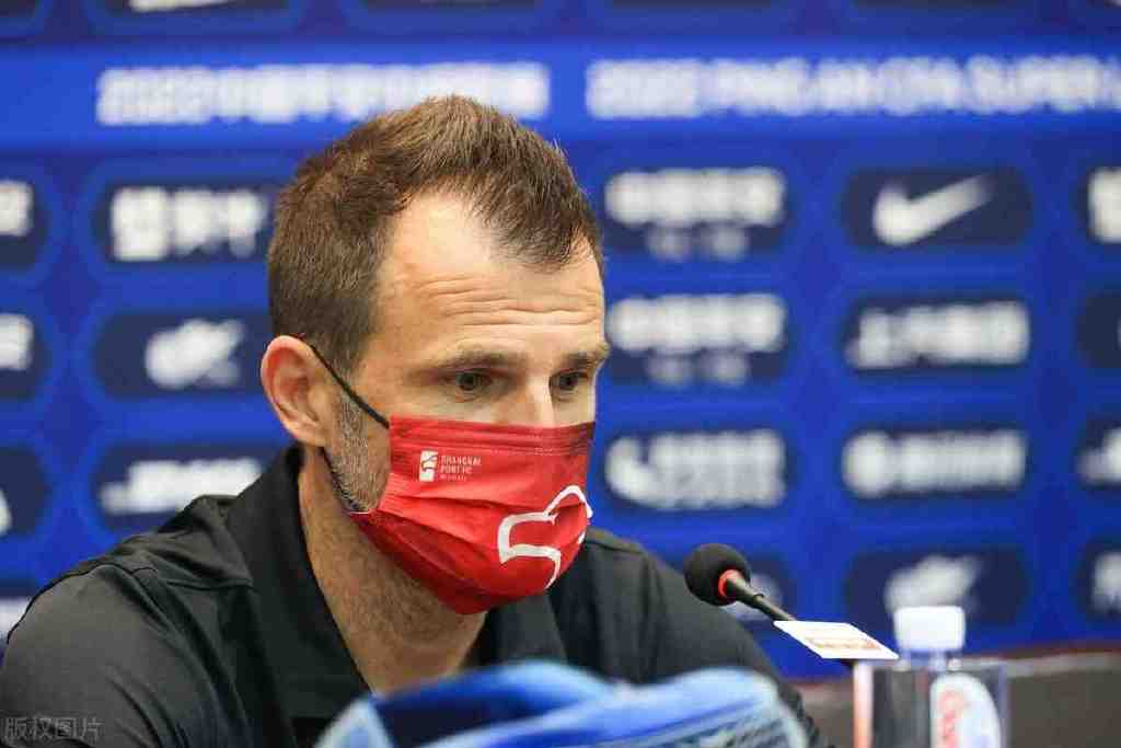 关于欧联国际比赛日再迎强敌，纽约尼克斯更衣室发声，主帅态度：质疑声仍在，轮换策略成焦点的信息