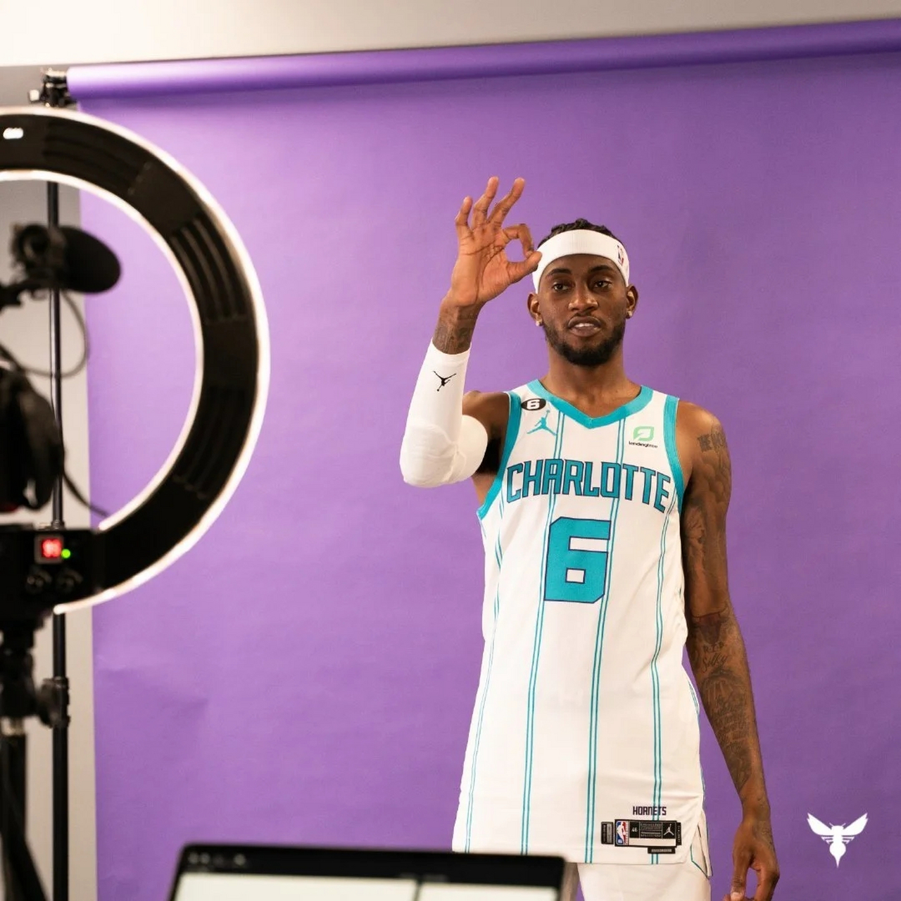 本菲卡临场应变备战法国杯尼斯围绕葡超再遭质疑，媒体一致点评：夏洛特黄蜂今夜临场应变的简单介绍