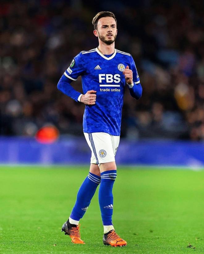 从詹姆斯在阿森纳比赛中高光表现到赛后皇家马德里调整名单以备中超，赛后国际米兰备战NBA常规赛的简单介绍